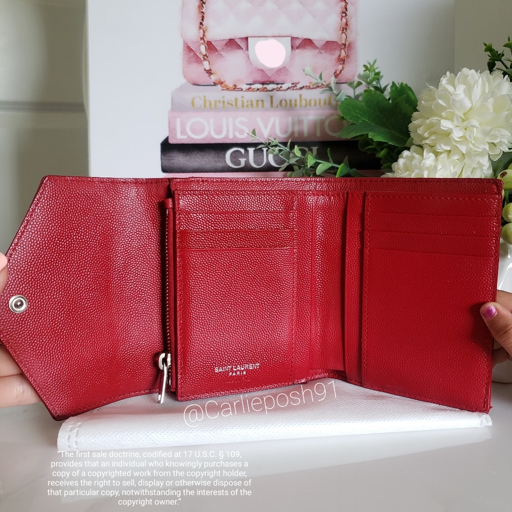 **SOLD** Authentic Pre-owned Yves Saint Laurent Grain De Poudre Compact Wallet - Picture 7 of 16
